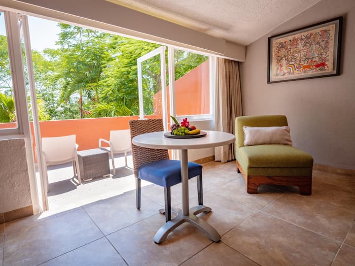 Las Brisas Huatulco – All Inclusive