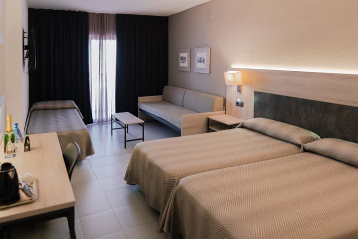 Port Fiesta Park Hotel