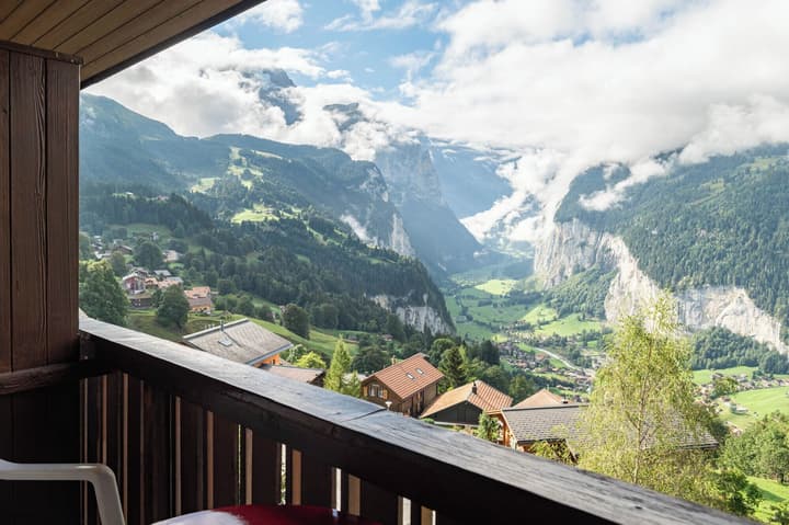 Hotel Bellevue - Traditional Swiss Hideaway
