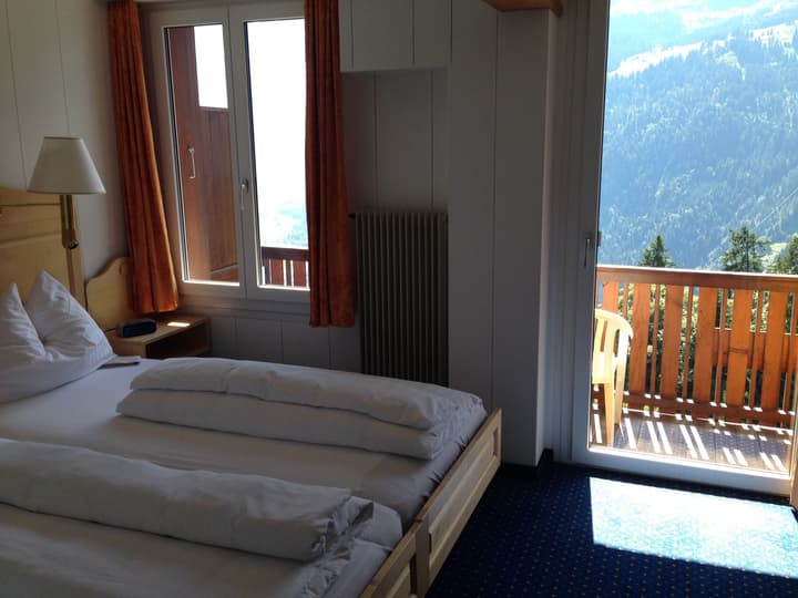 Hotel Bellevue - Traditional Swiss Hideaway