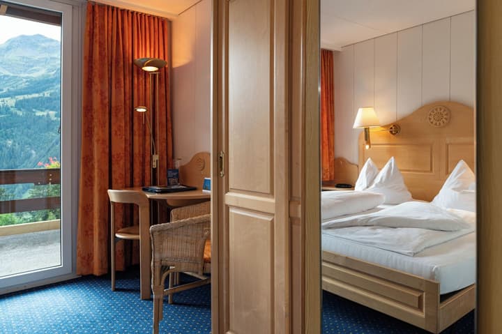 Hotel Bellevue - Traditional Swiss Hideaway