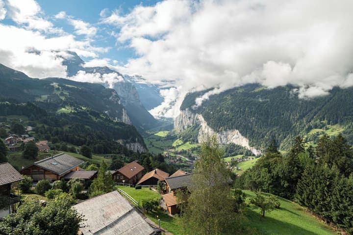 Hotel Bellevue - Traditional Swiss Hideaway