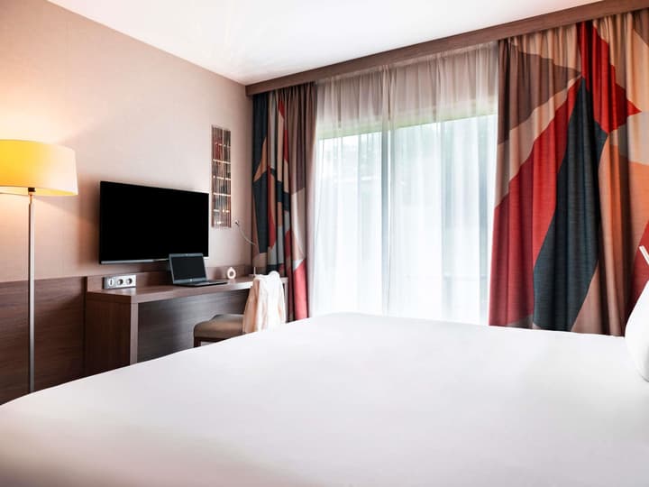Mercure Omaha Beach Hotel