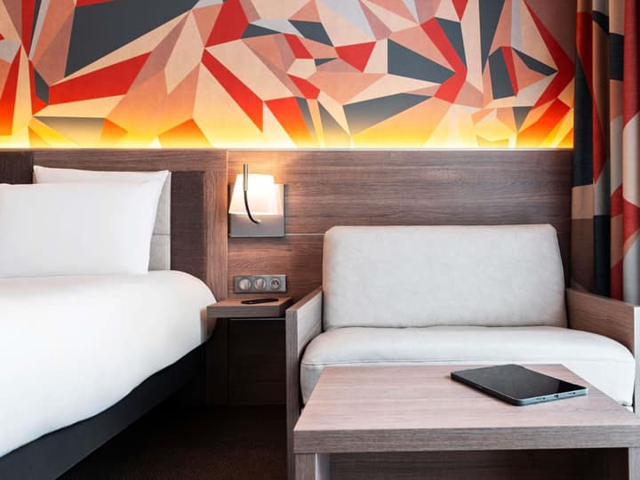Mercure Omaha Beach Hotel