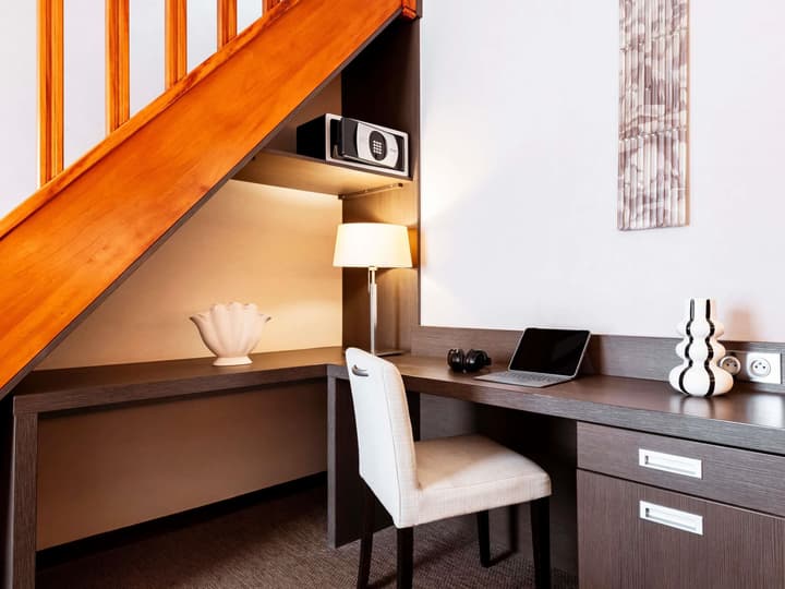 Mercure Omaha Beach Hotel