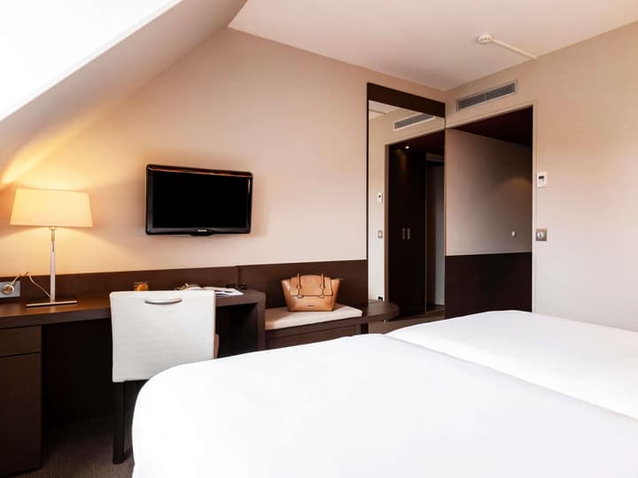 Mercure Omaha Beach Hotel