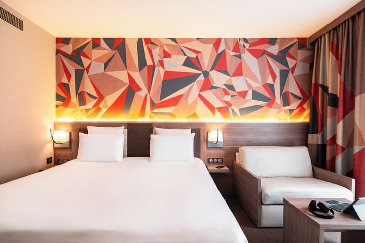 Mercure Omaha Beach Hotel