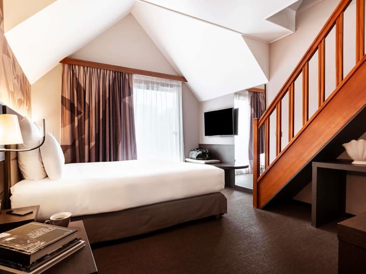 Mercure Omaha Beach Hotel