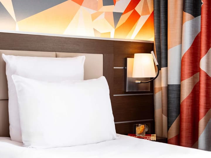 Mercure Omaha Beach Hotel