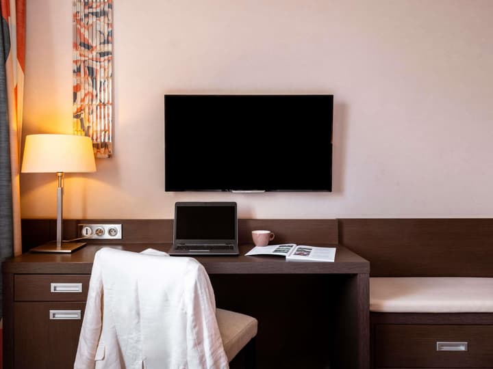 Mercure Omaha Beach Hotel