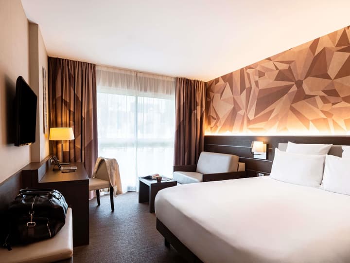 Mercure Omaha Beach Hotel
