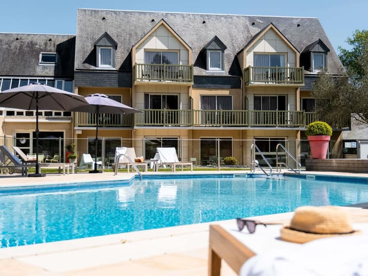 Mercure Omaha Beach Hotel