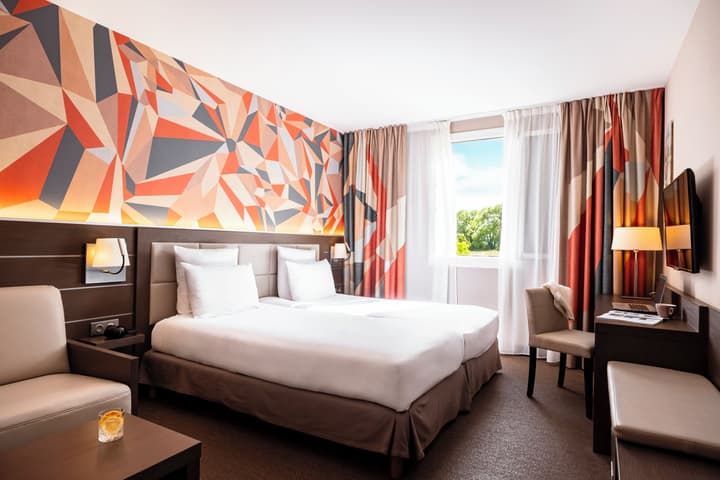 Mercure Omaha Beach Hotel