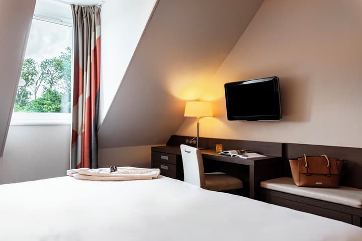 Mercure Omaha Beach Hotel
