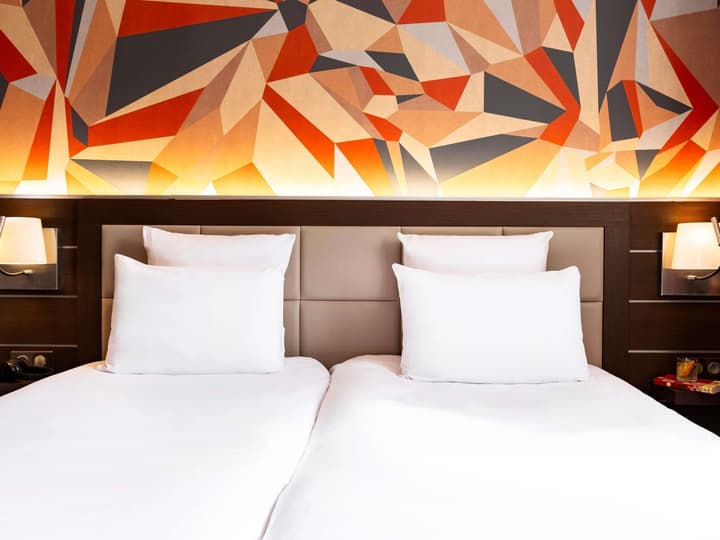 Mercure Omaha Beach Hotel