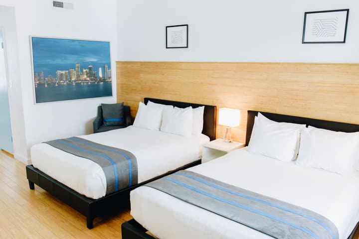 Aqua Hotel & Suites
