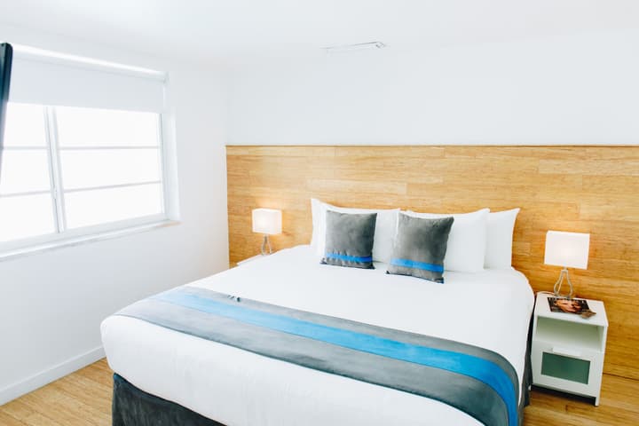 Aqua Hotel & Suites