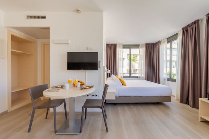 Atenea Park - Suites Apartments