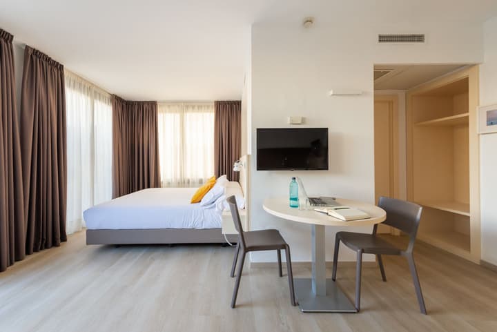 Atenea Park - Suites Apartments