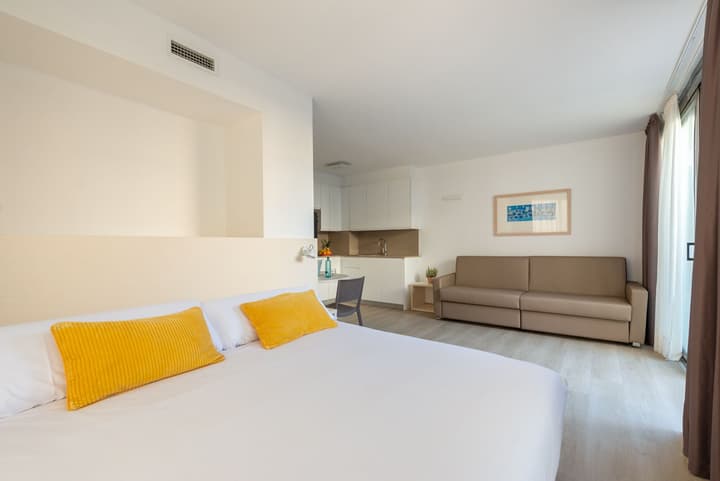Atenea Park - Suites Apartments