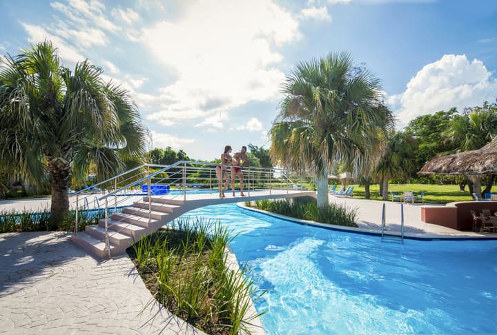 Hodelpa Garden Suites Golf & Convention Center