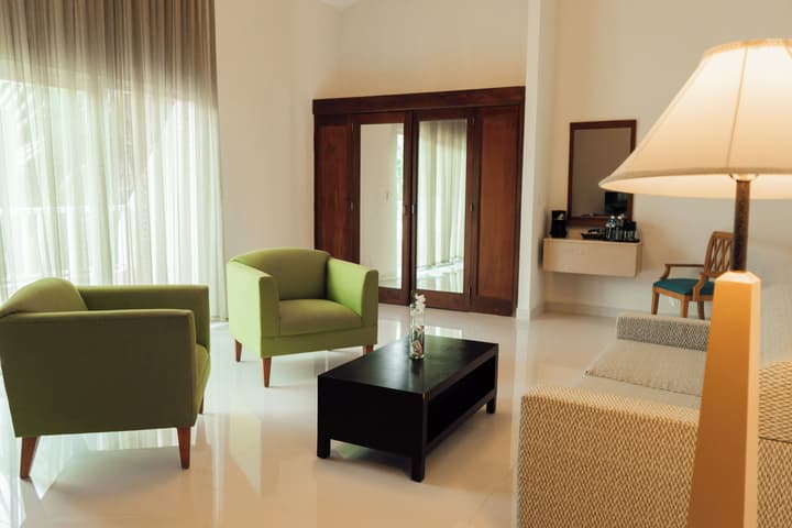 Hodelpa Garden Suites Golf & Convention Center