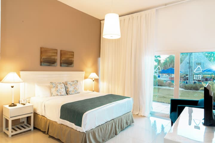 Hodelpa Garden Suites Golf & Convention Center