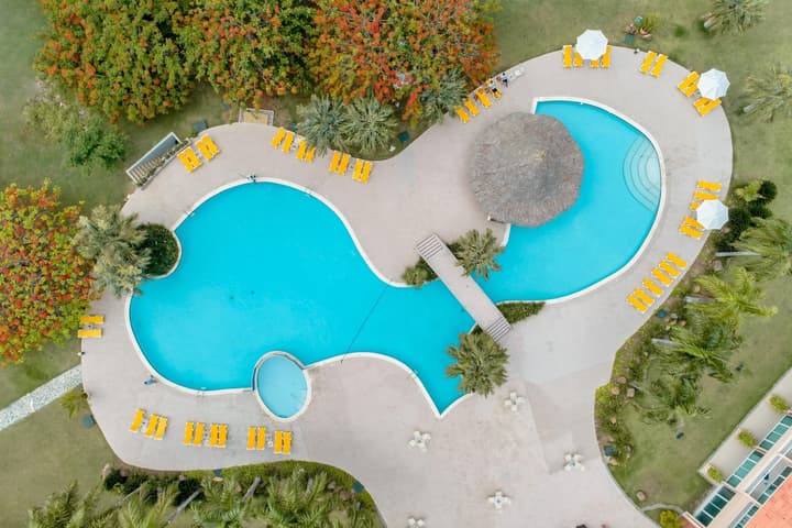 Hodelpa Garden Suites Golf & Convention Center