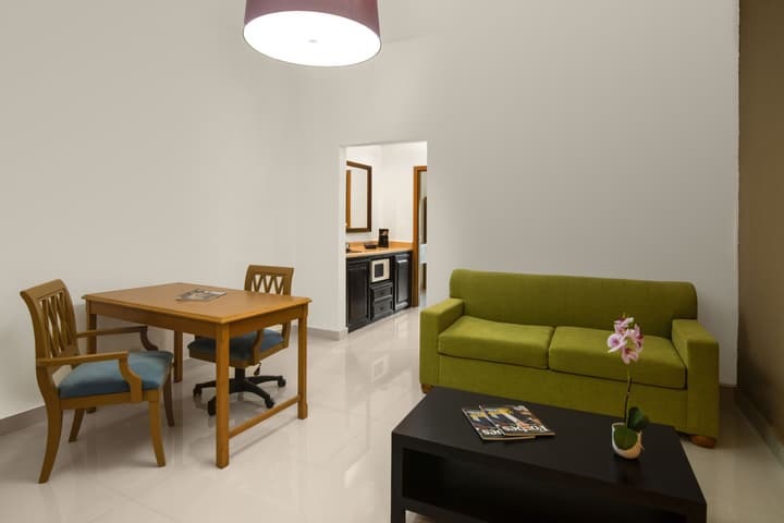 Hodelpa Garden Suites Golf & Convention Center