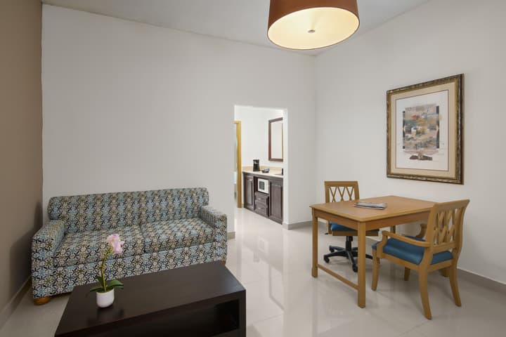 Hodelpa Garden Suites Golf & Convention Center