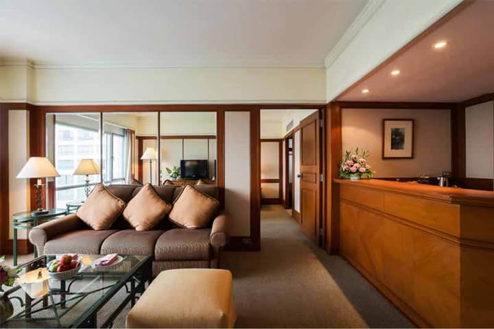 Bangkok Palace Hotel