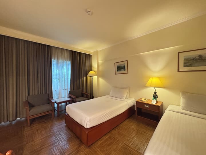 Bangkok Palace Hotel