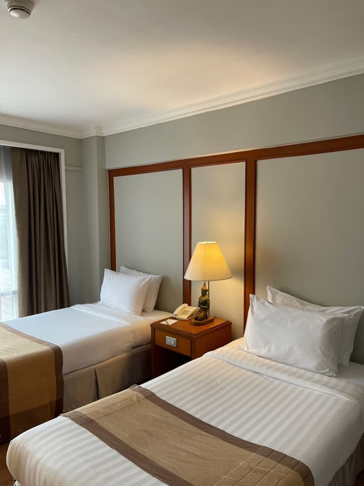 Bangkok Palace Hotel
