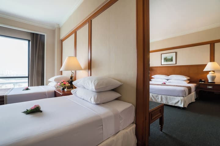 Bangkok Palace Hotel