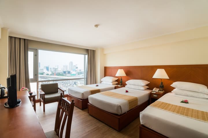Bangkok Palace Hotel