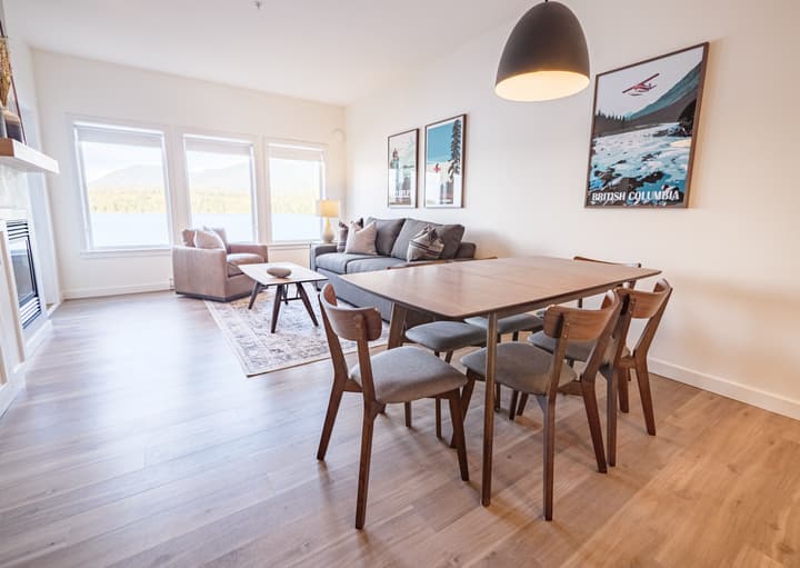 Waters Edge Shoreside Suites