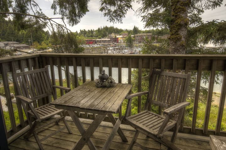 Waters Edge Shoreside Suites