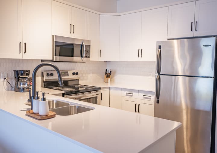 Waters Edge Shoreside Suites