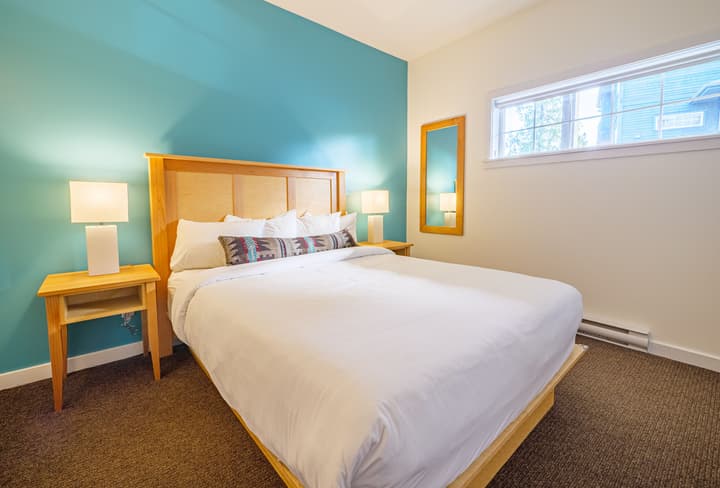 Waters Edge Shoreside Suites
