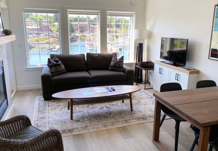 Waters Edge Shoreside Suites