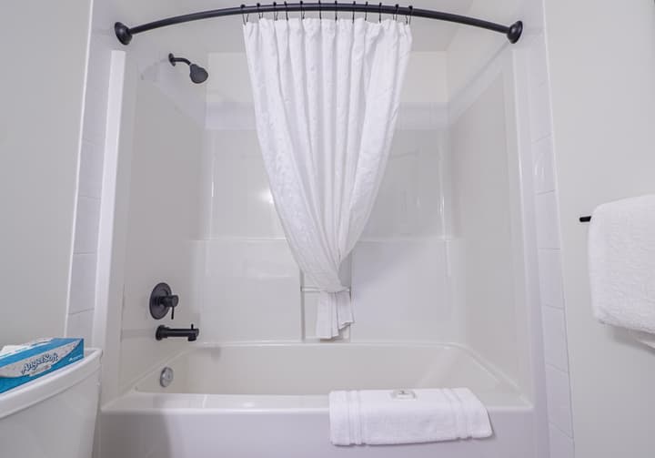 Waters Edge Shoreside Suites