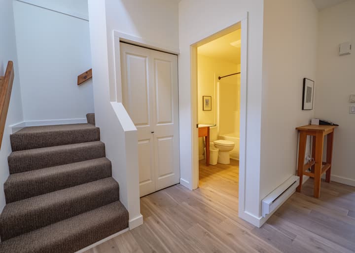 Waters Edge Shoreside Suites