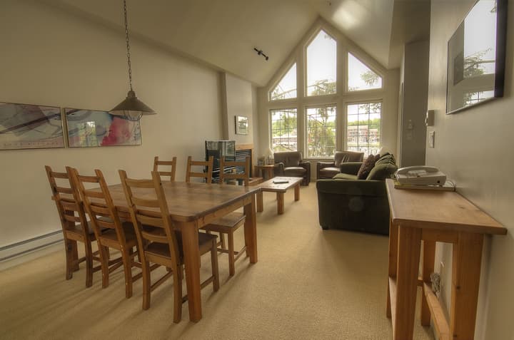 Waters Edge Shoreside Suites
