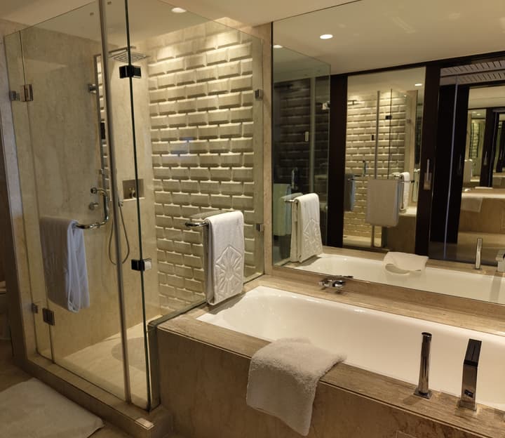 Taj Lands End