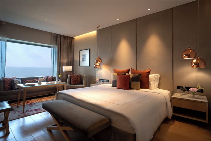 Taj Lands End