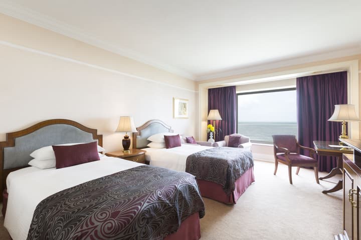 Taj Lands End