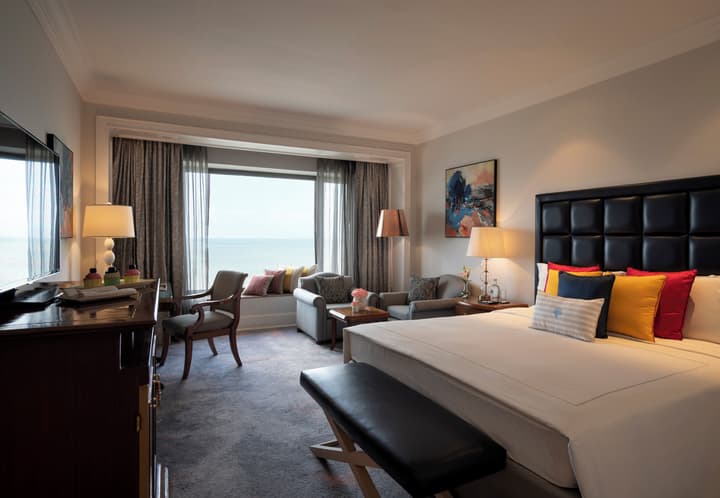 Taj Lands End