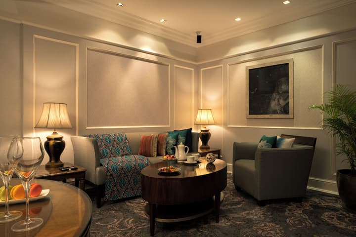 Taj Lands End
