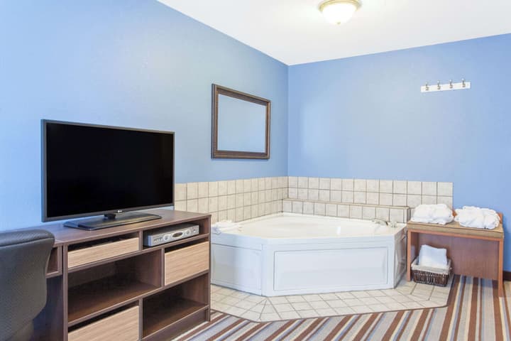 Super 8 by Wyndham Fort Frances