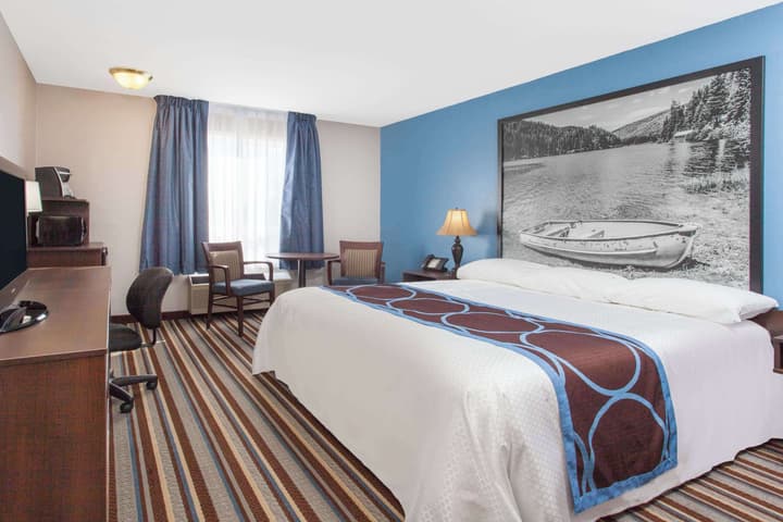 Super 8 by Wyndham Fort Frances